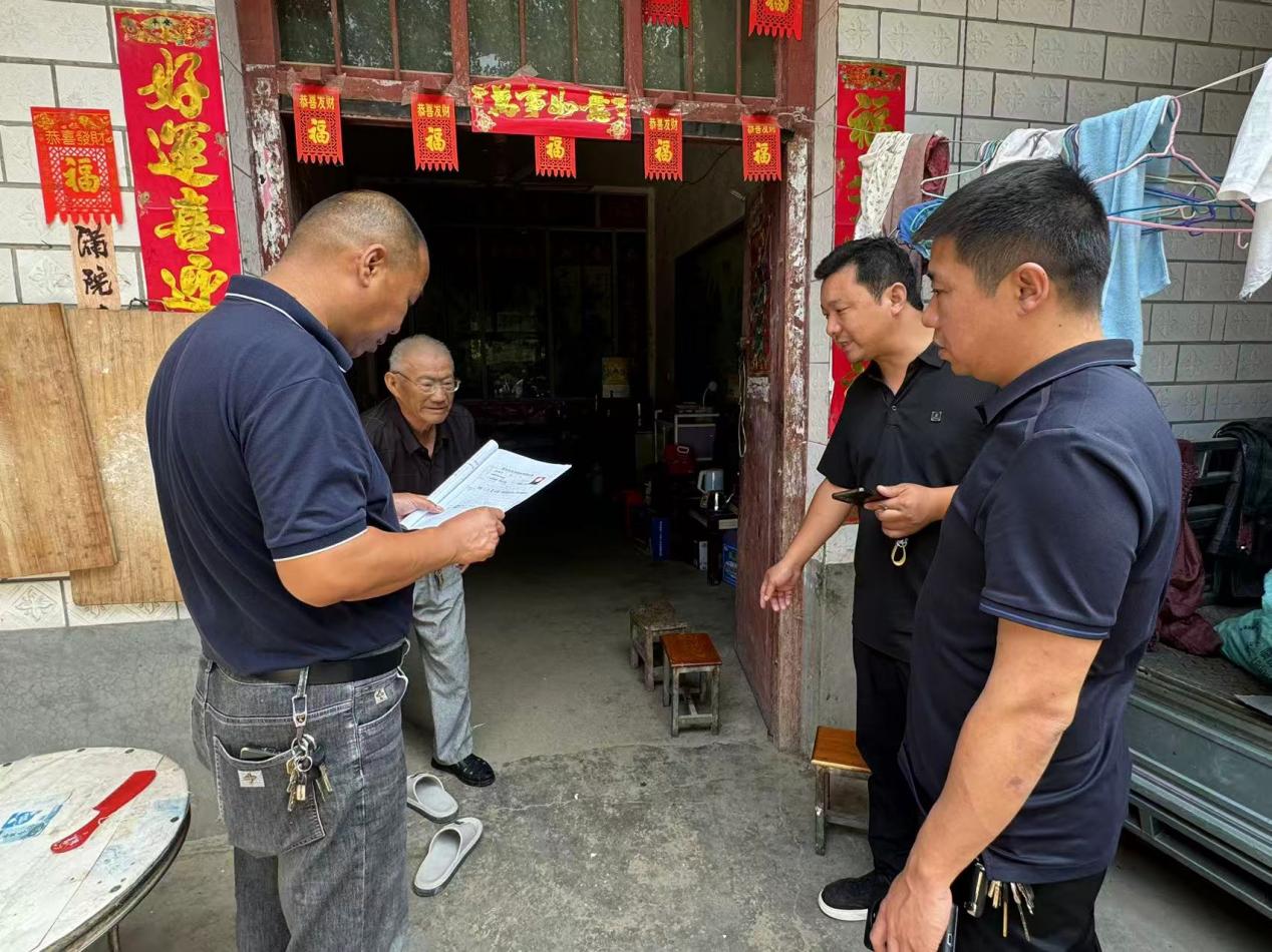 平舆县双庙镇开展低保户入户核查工作