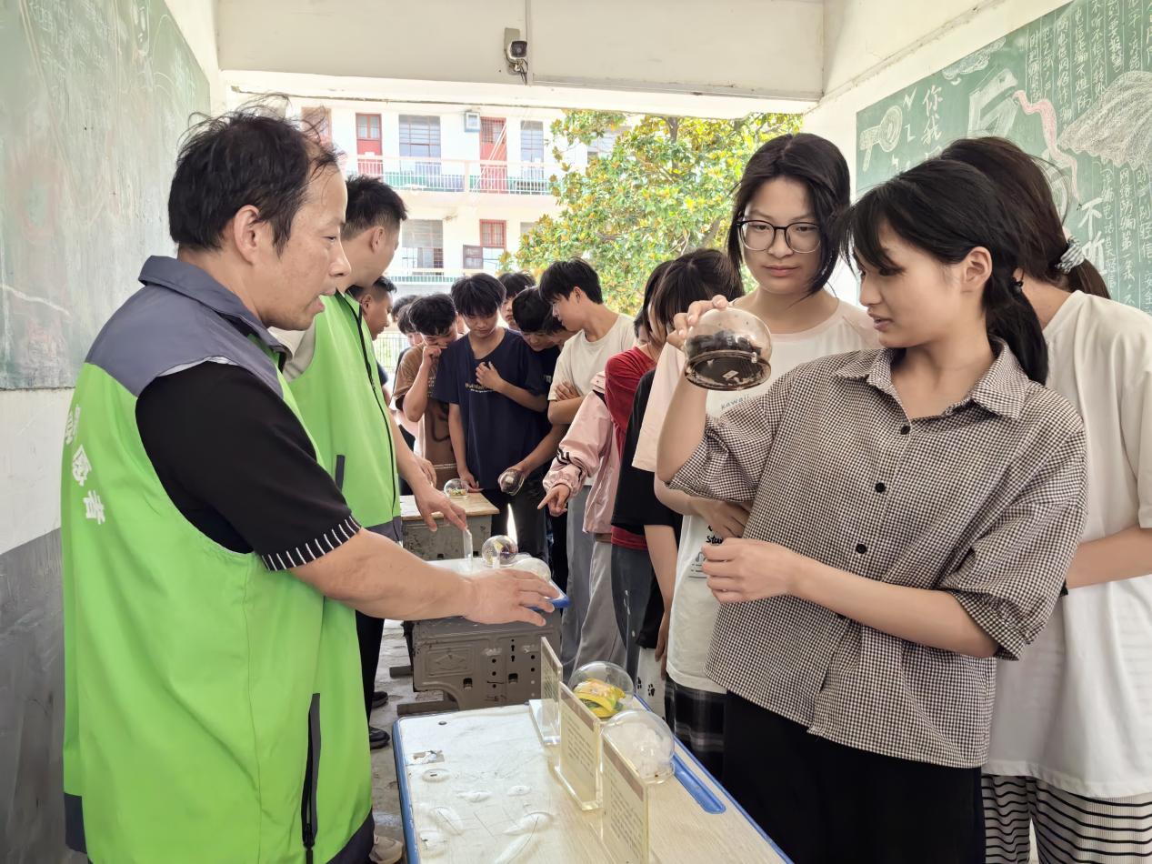 新蔡县佛阁寺镇：禁毒宣传进校园 护航成长育未来