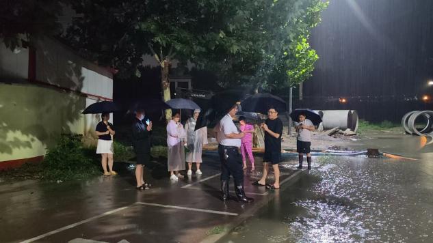 汝南县应急管理局：深夜冒雨巡查 守护城区安全度汛