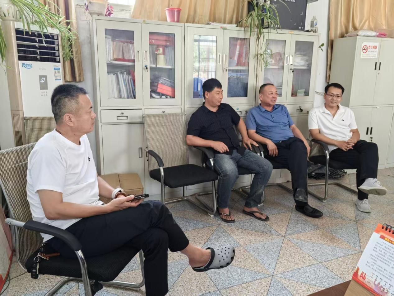 新蔡县委统战部到棠村镇开展慰问调研活动